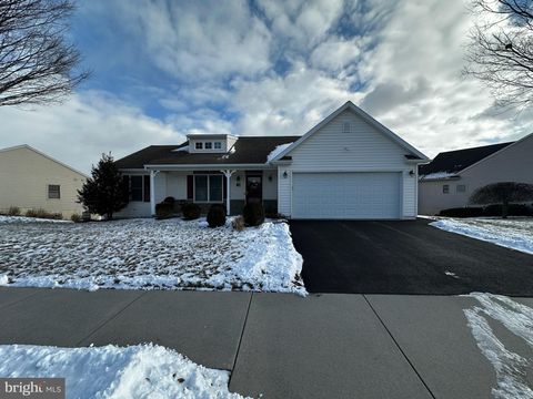 Photo of 758 Heather Ridge, MANHEIM, PA 17545 (MLS # PALA2062564)