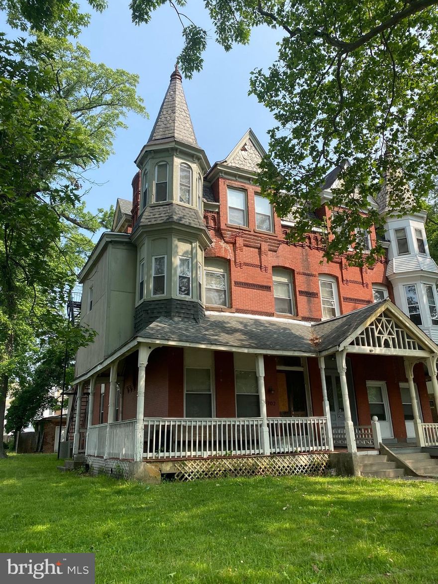 Investor Alert!! Check out this large quadplex with tremendous potential. Located within walking distance to Widener University. This property offers four apartments. Two 4-bedroom units &  two 2-bedroom units.  While it does require some renovations, the positive cash flow and the inclusion of a 2-car detached garage make this a compelling investment opportunity. Don't miss out on the chance to make this quadplex your next successful venture.