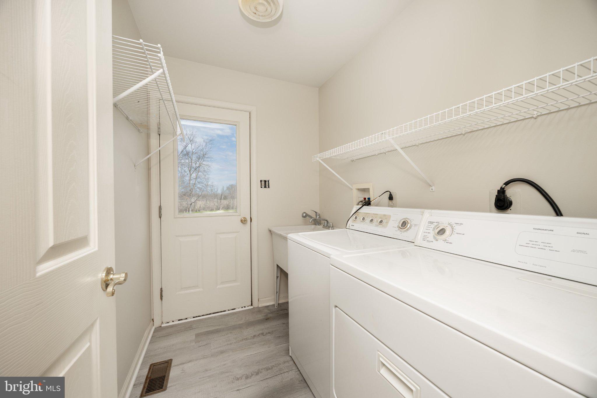 DAISY MEADOWS - Residential