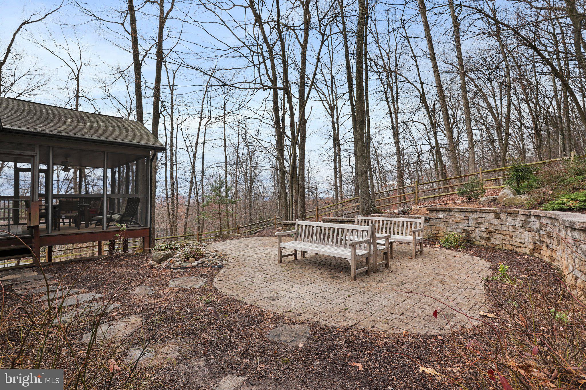 THE WOODS - Residential