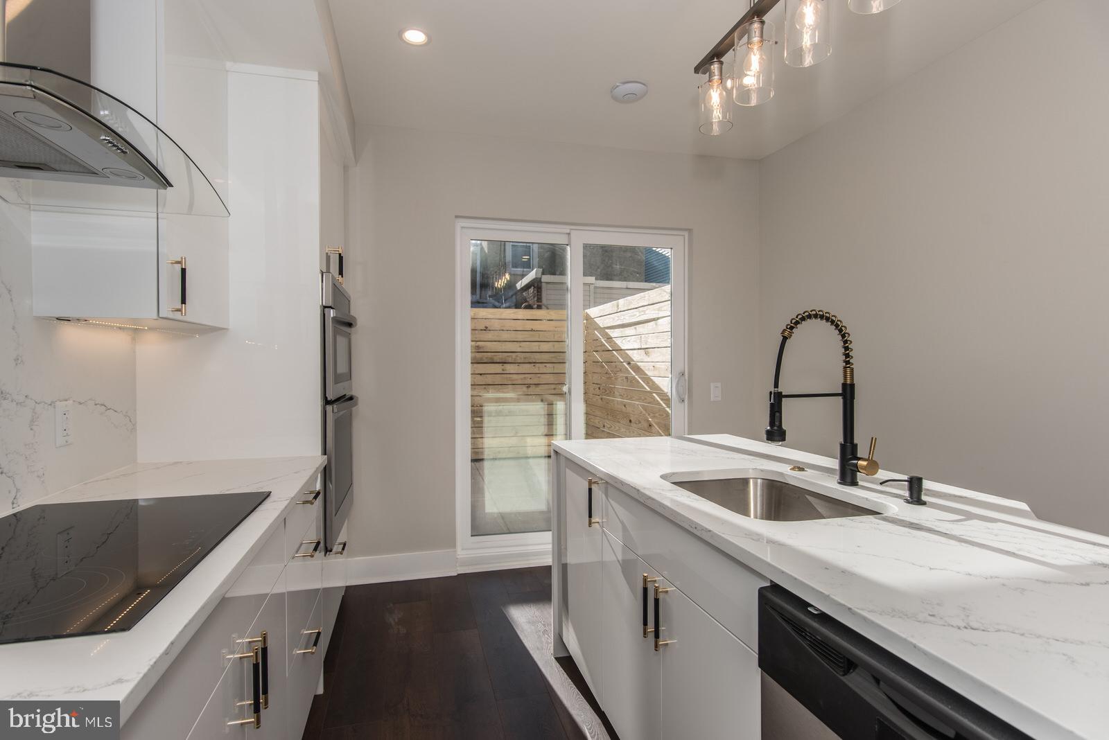 PORT RICHMOND - Residential