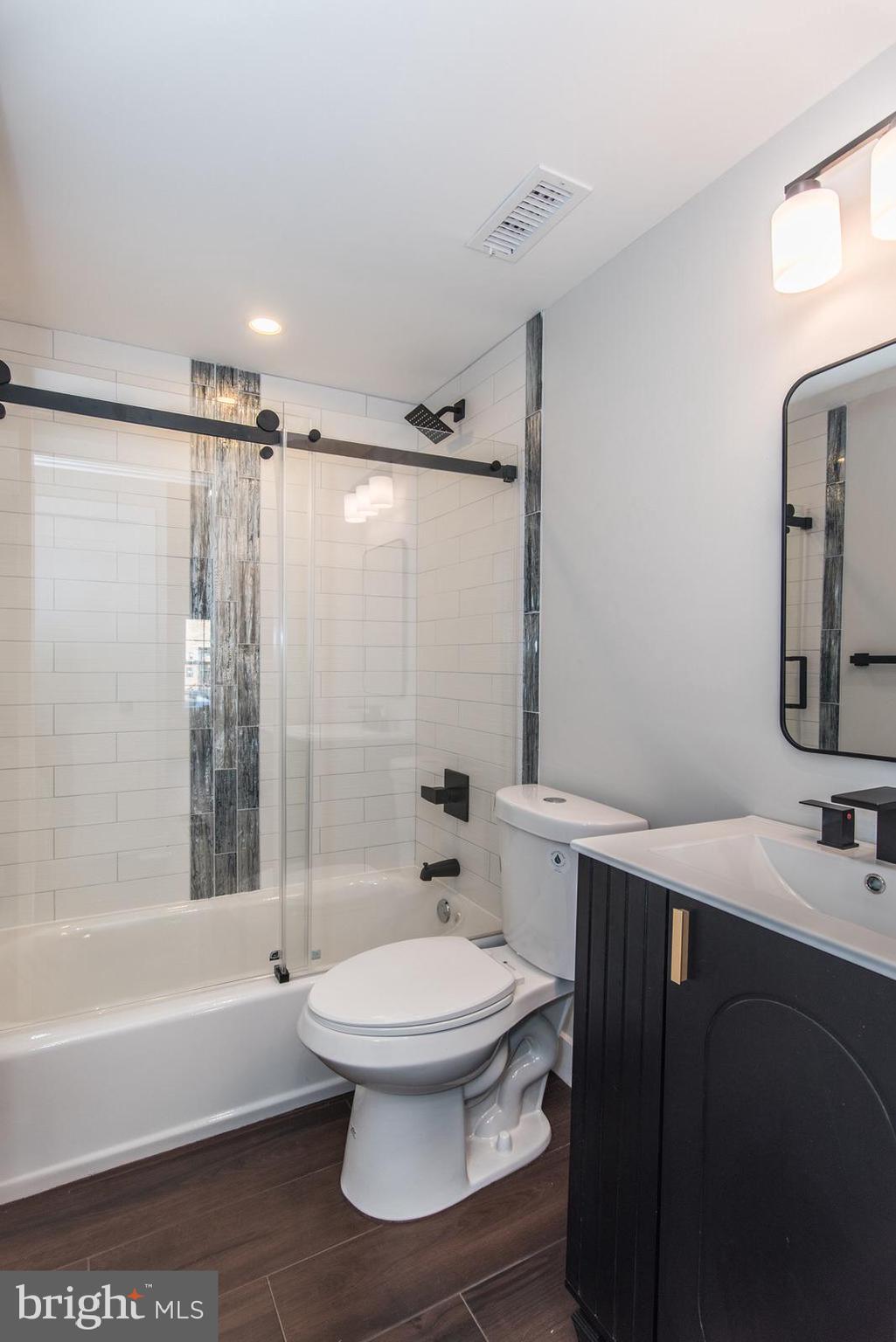 PORT RICHMOND - Residential