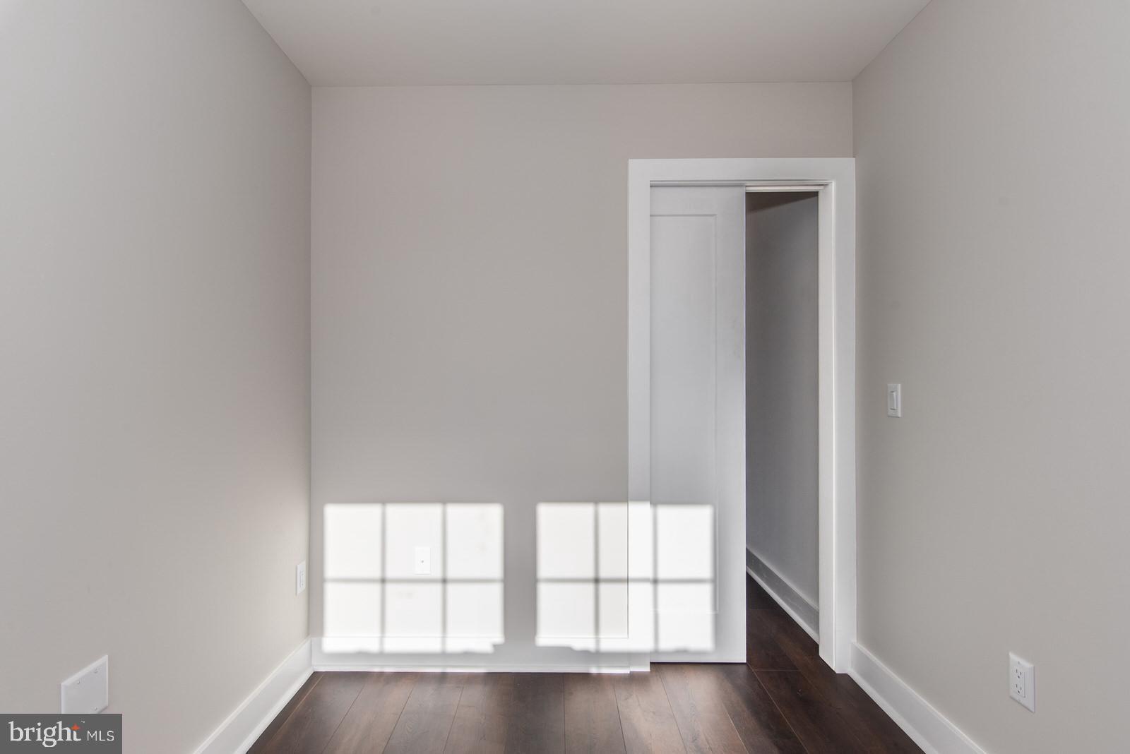 PORT RICHMOND - Residential