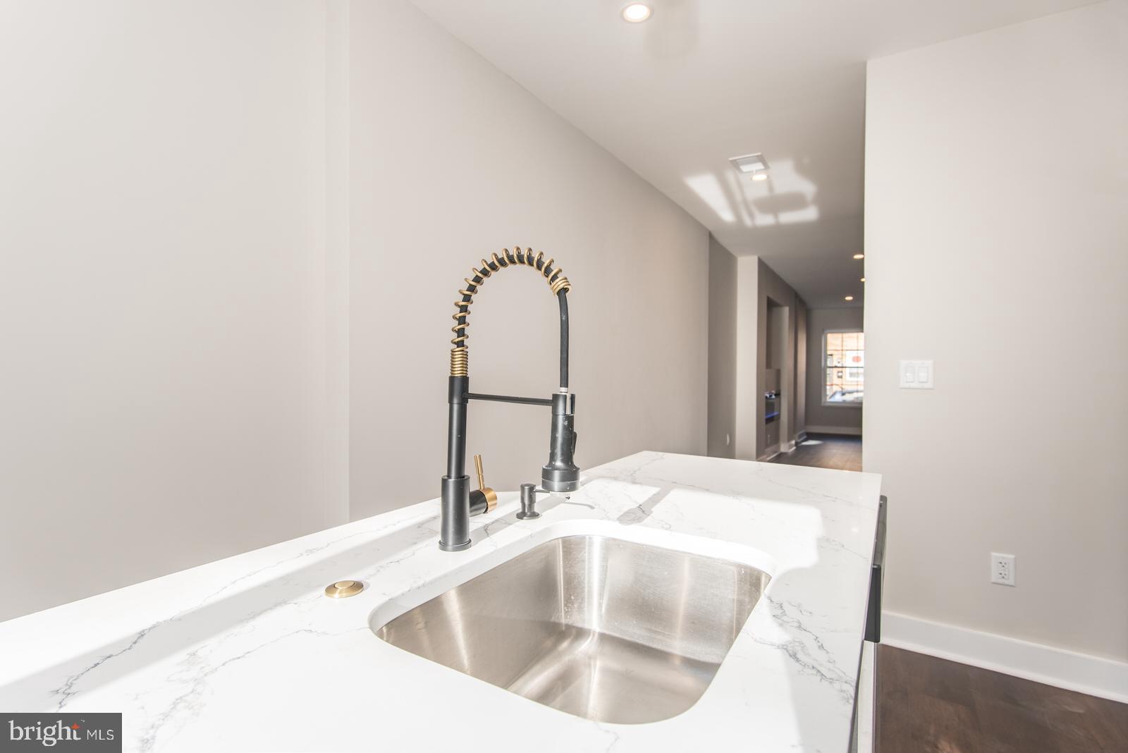 PORT RICHMOND - Residential