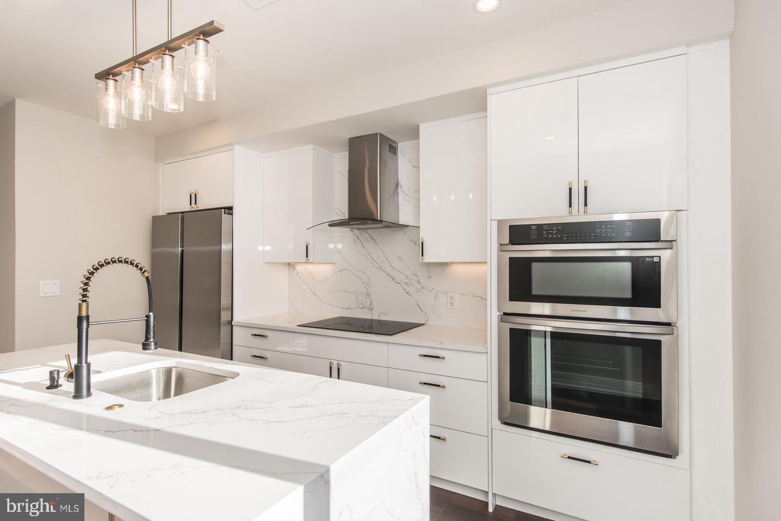 PORT RICHMOND - Residential