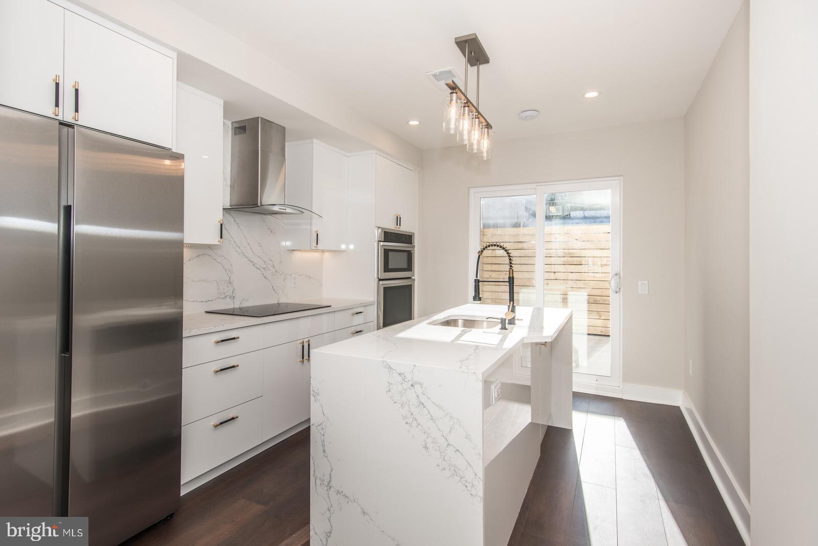 PORT RICHMOND - Residential