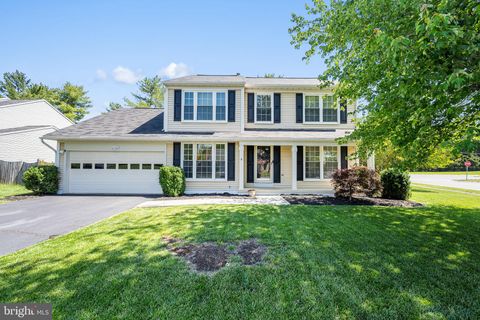 Photo of 8100 Tall Timber Drive, GAINESVILLE, VA 20155 (MLS # VAPW2117028)