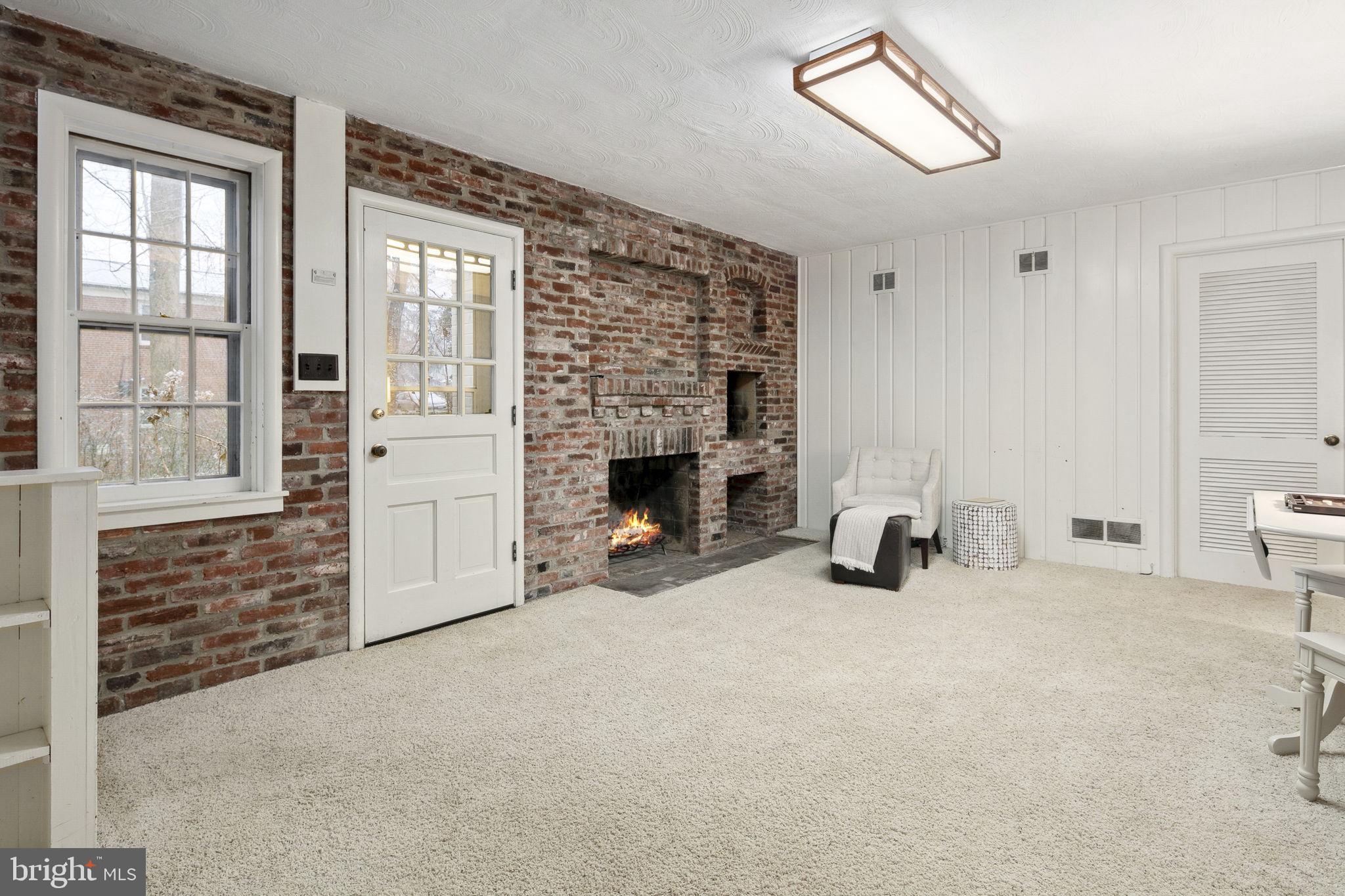 WOODLAND ACRES - Residential