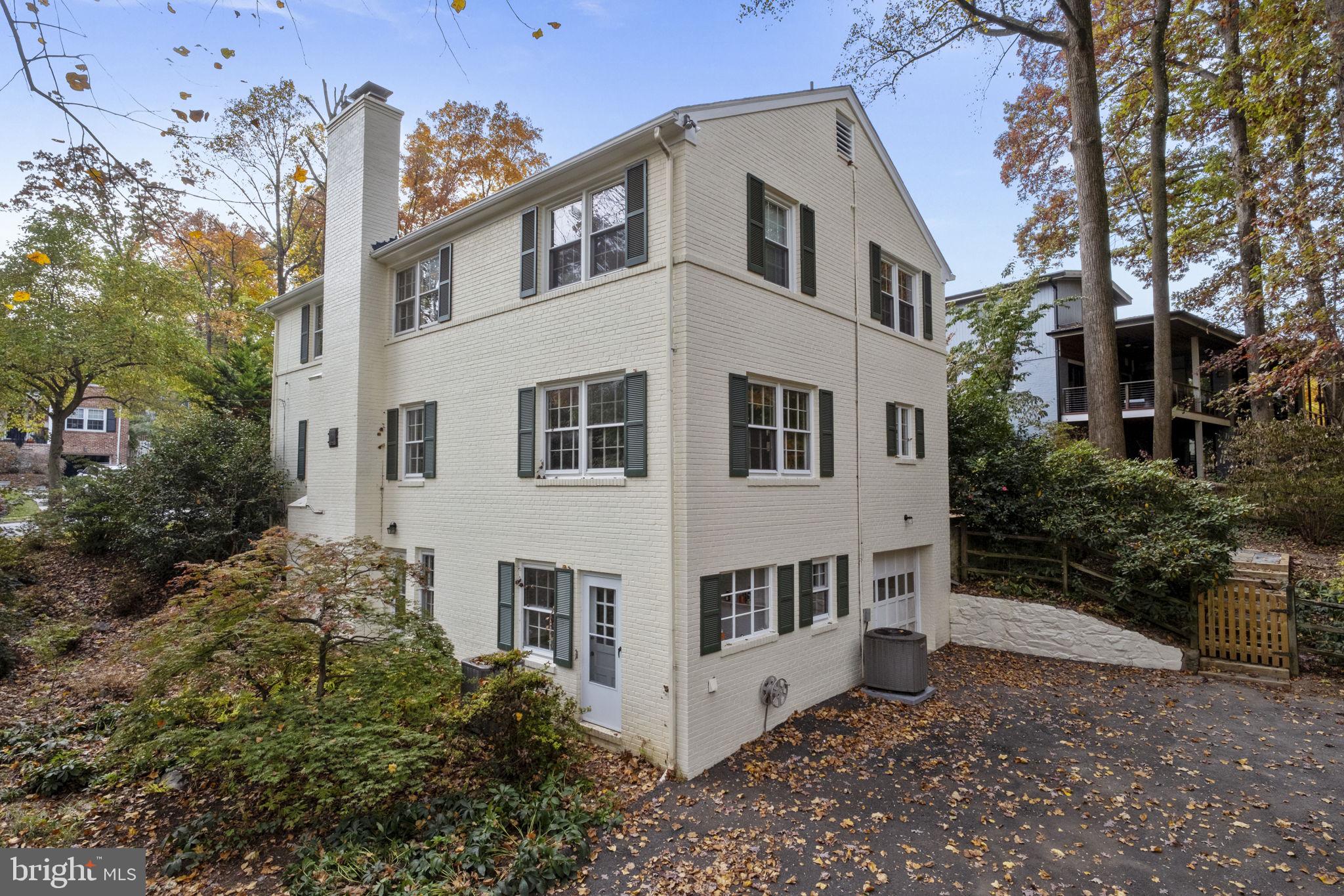 WOODLAND ACRES - Residential