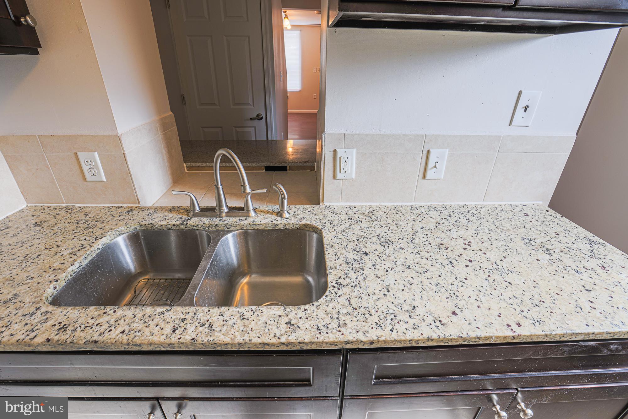 HOLLINS MARKET - Residential