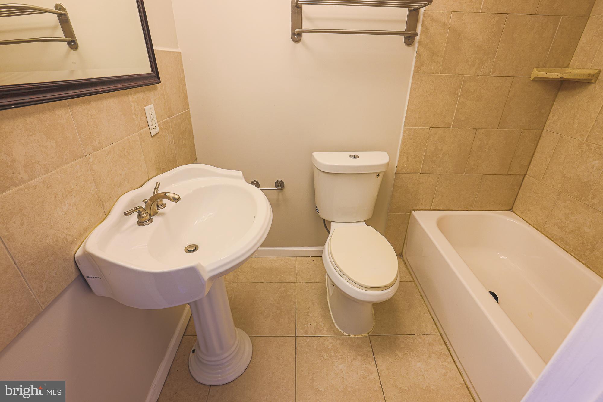 HOLLINS MARKET - Residential