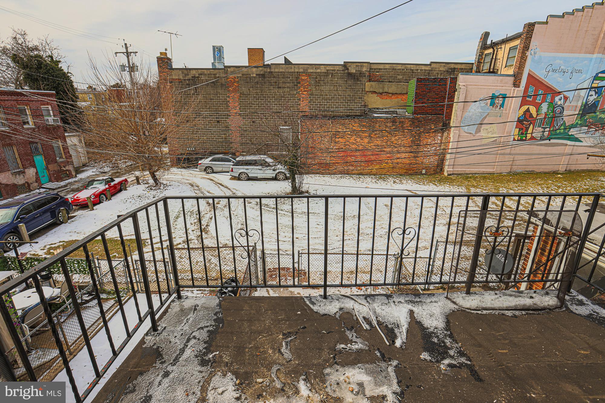 HOLLINS MARKET - Residential