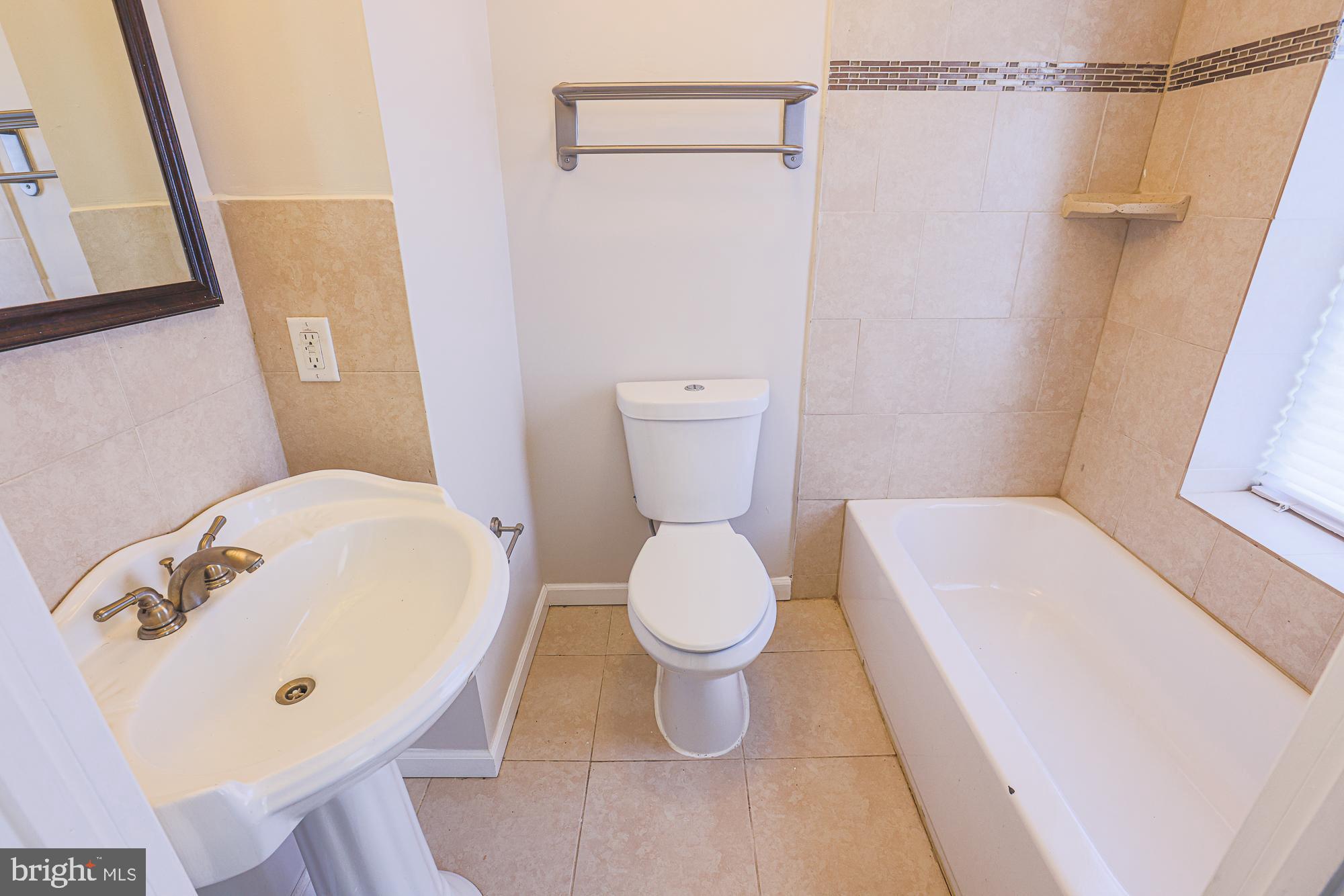 HOLLINS MARKET - Residential