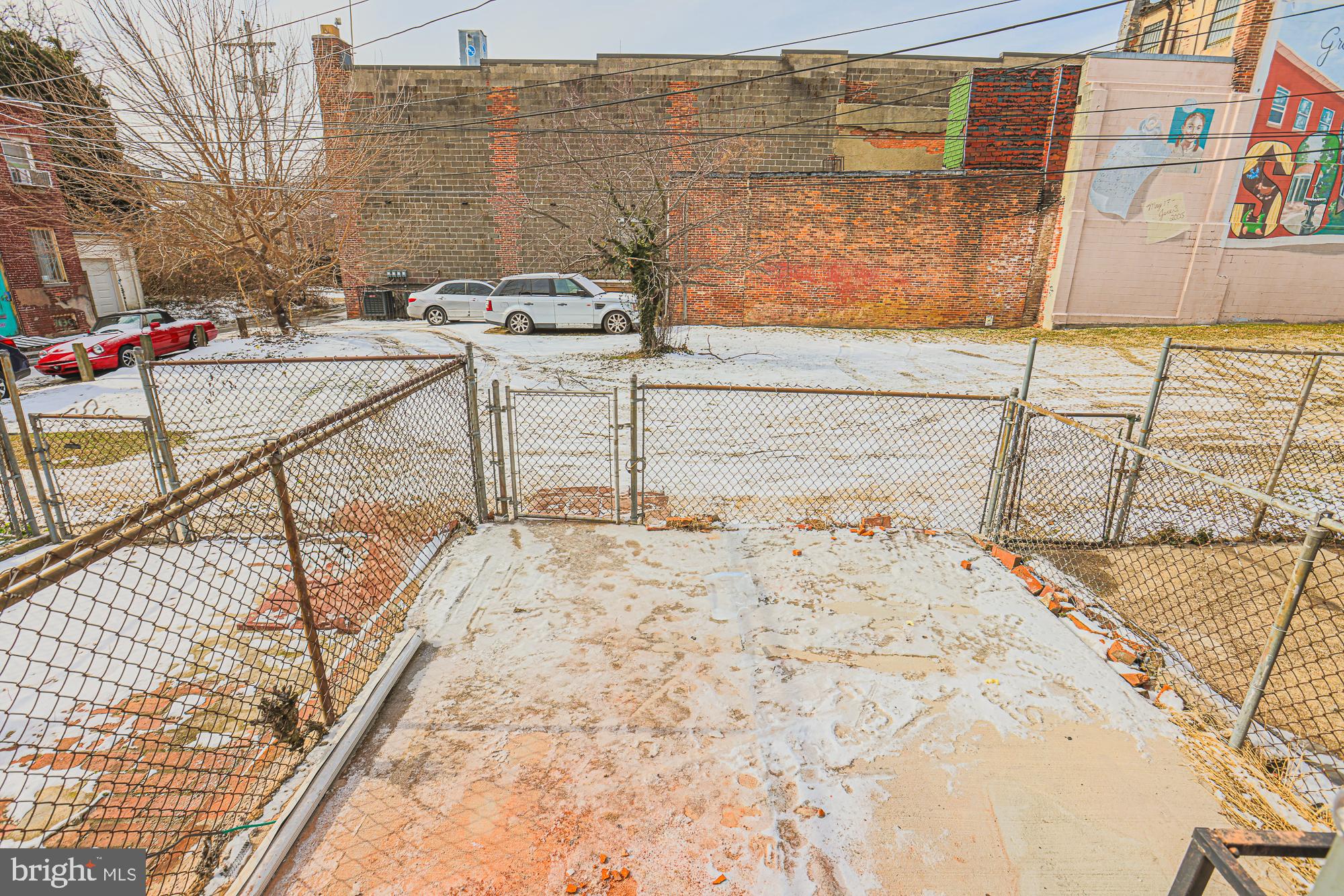 HOLLINS MARKET - Residential