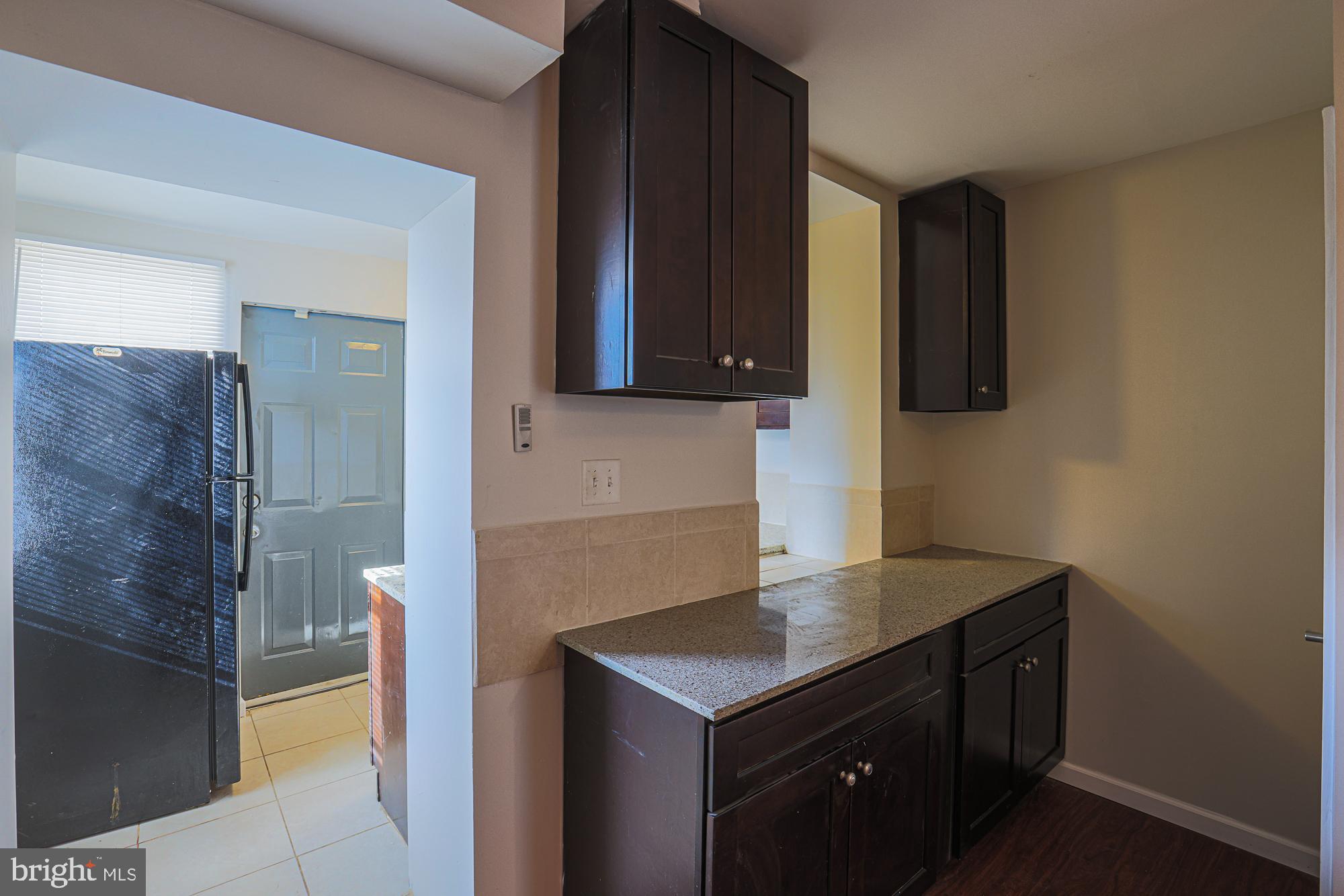 HOLLINS MARKET - Residential