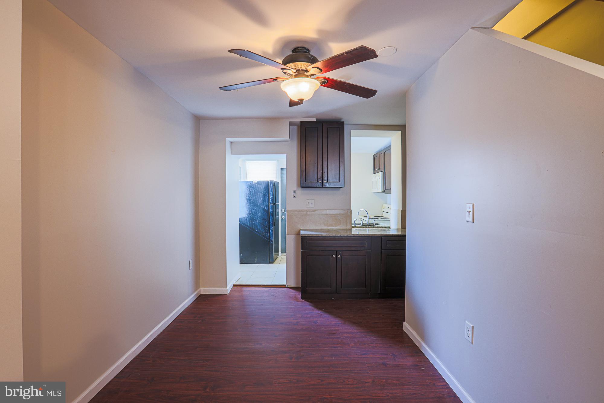 HOLLINS MARKET - Residential