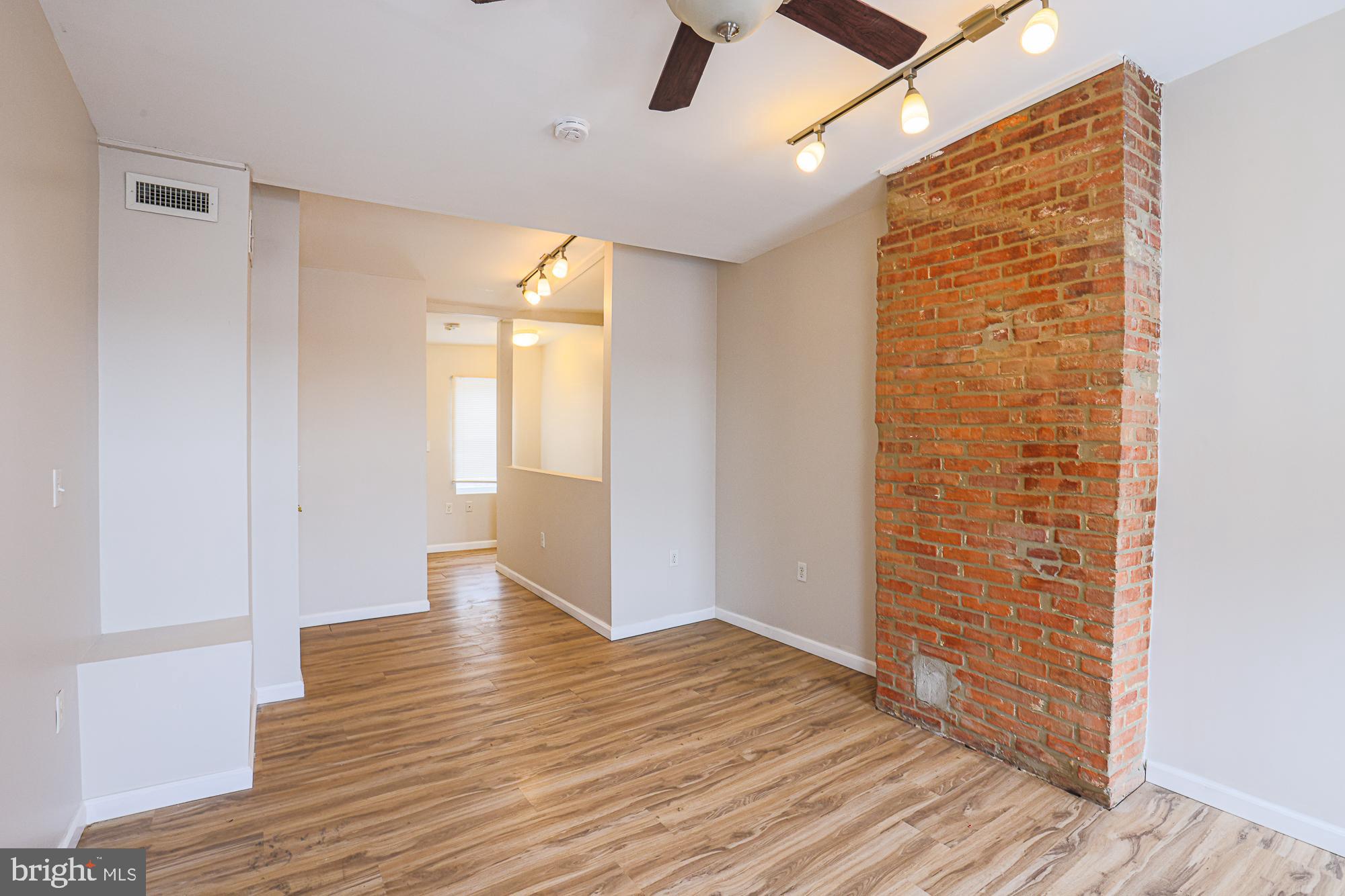 HOLLINS MARKET - Residential