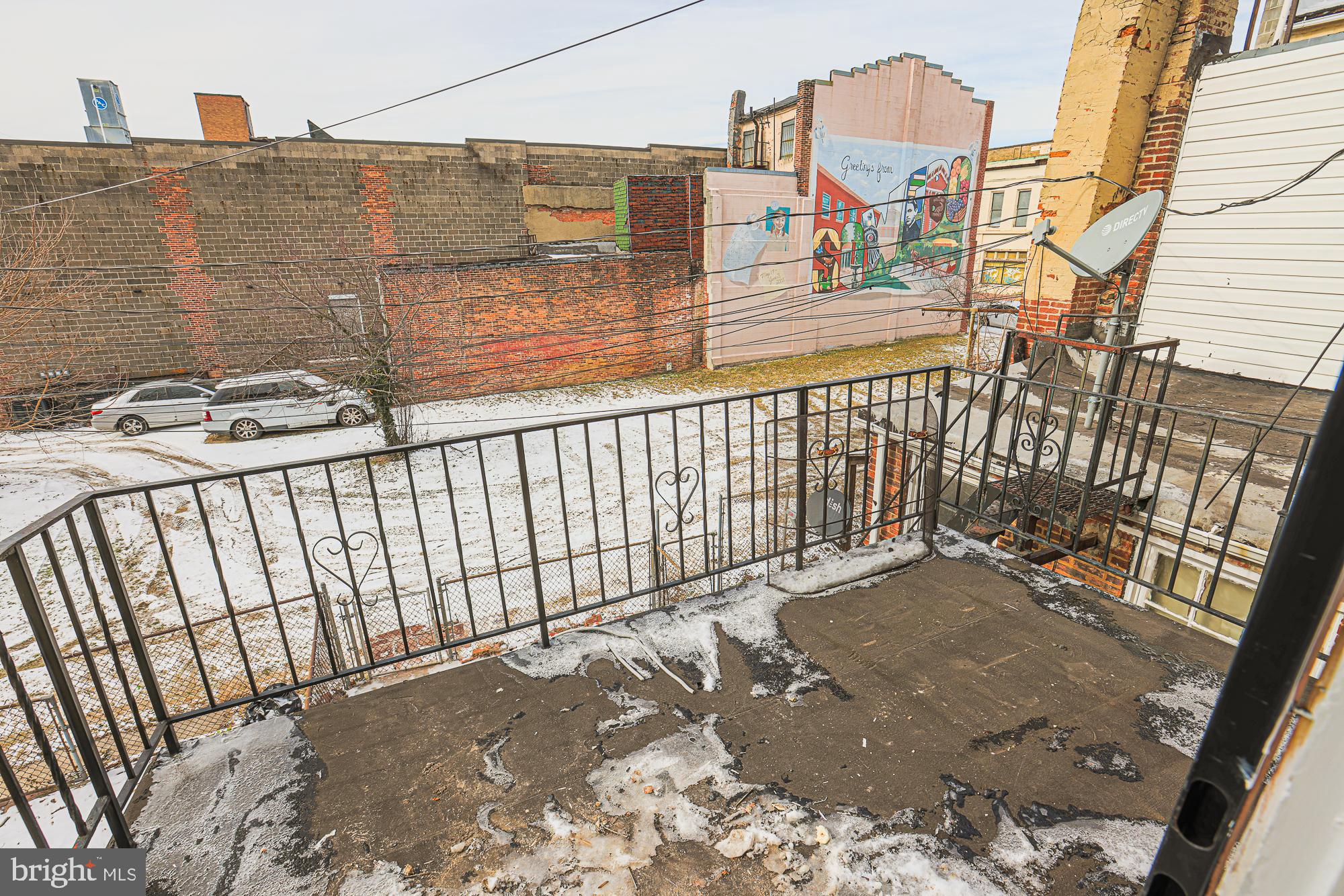 HOLLINS MARKET - Residential