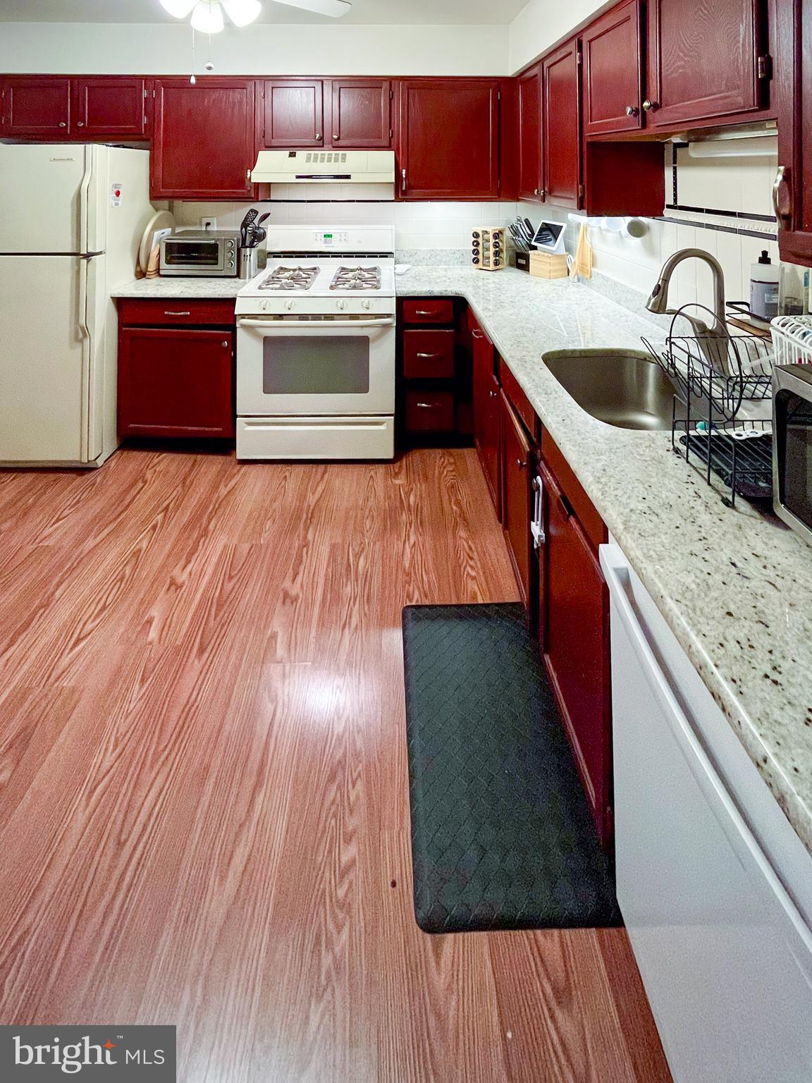 ANDOVER GLEN - Residential Lease