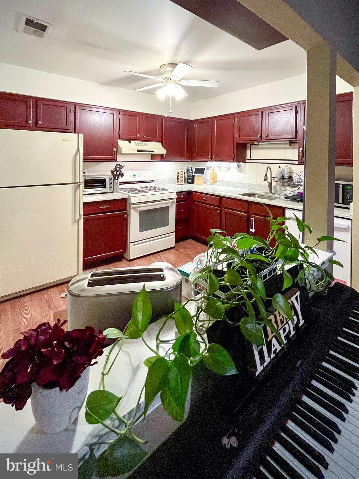 ANDOVER GLEN - Residential Lease