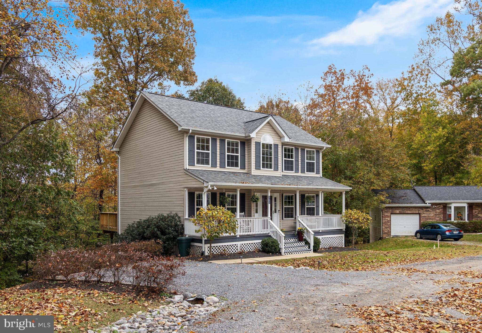 SYMPHONY WOODS - Residential