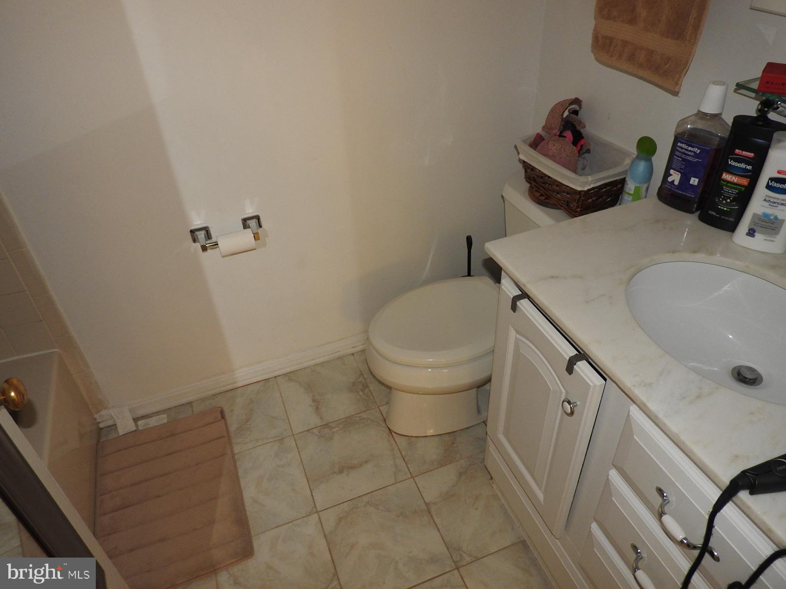 FAIRVIEW COMMONS - Residential Lease