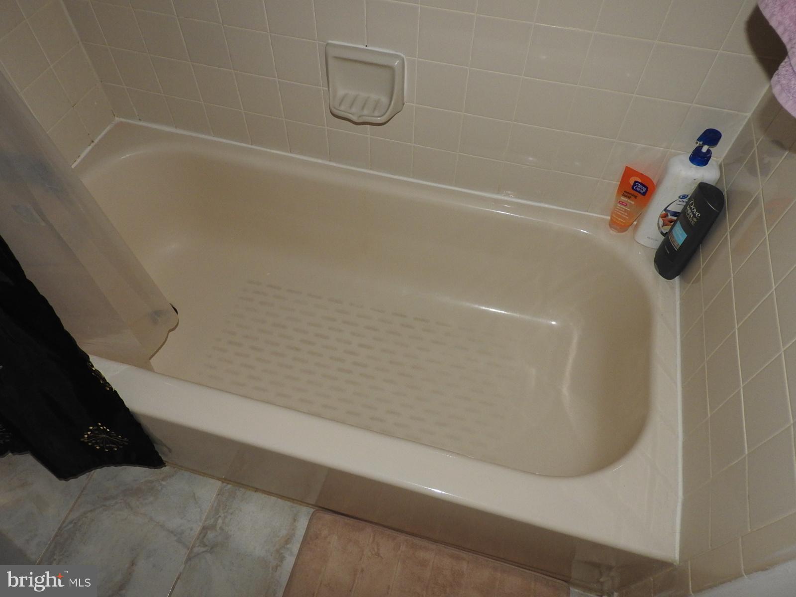 FAIRVIEW COMMONS - Residential Lease