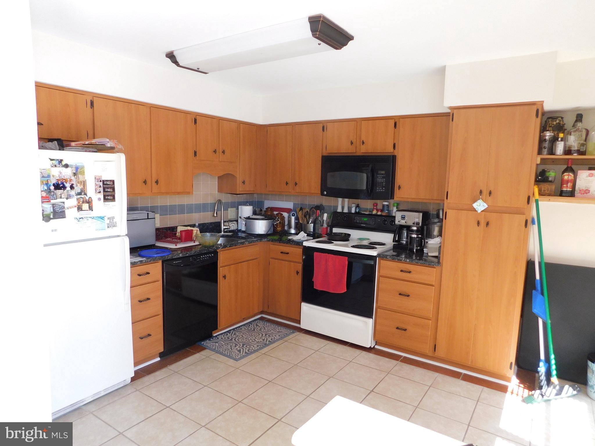 FAIRVIEW COMMONS - Residential Lease