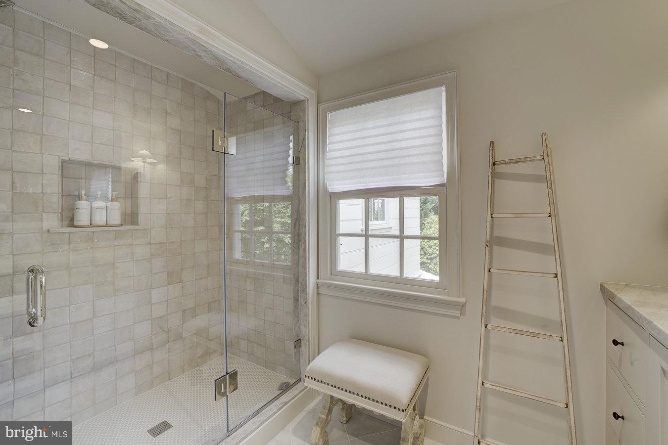 KENWOOD - Residential