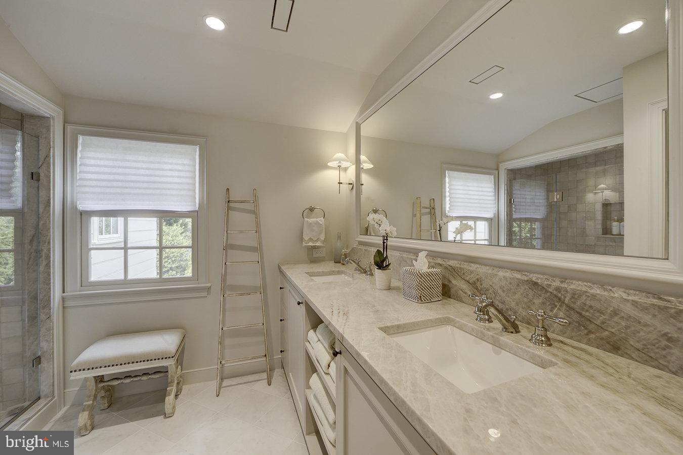 KENWOOD - Residential