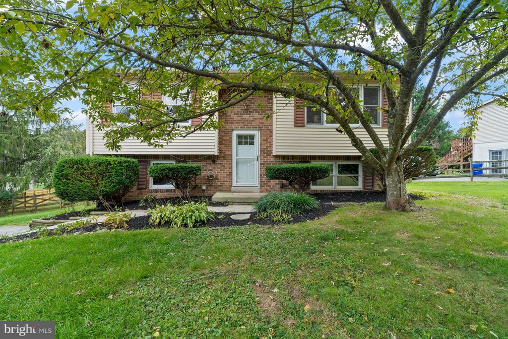 Photo of 2913 Tulip Way, MANCHESTER, MD 21102 (MLS # MDCR2030354)