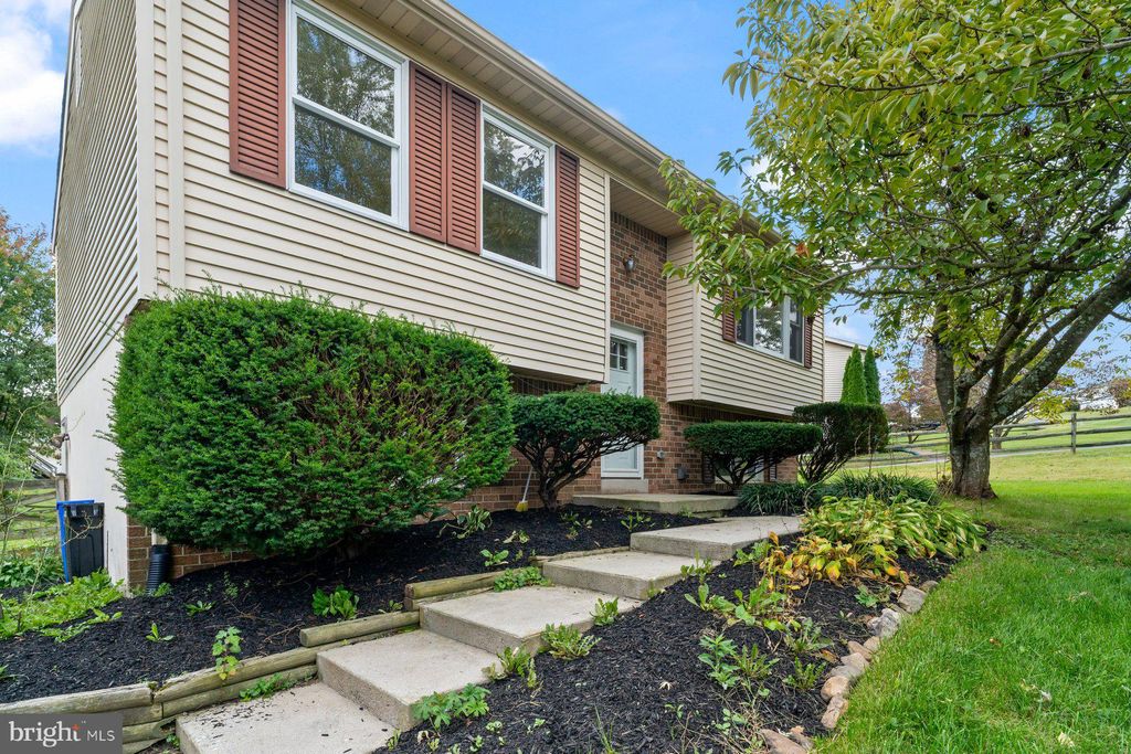 Photo of 2913 Tulip Way, MANCHESTER, MD 21102 (MLS # MDCR2030354)