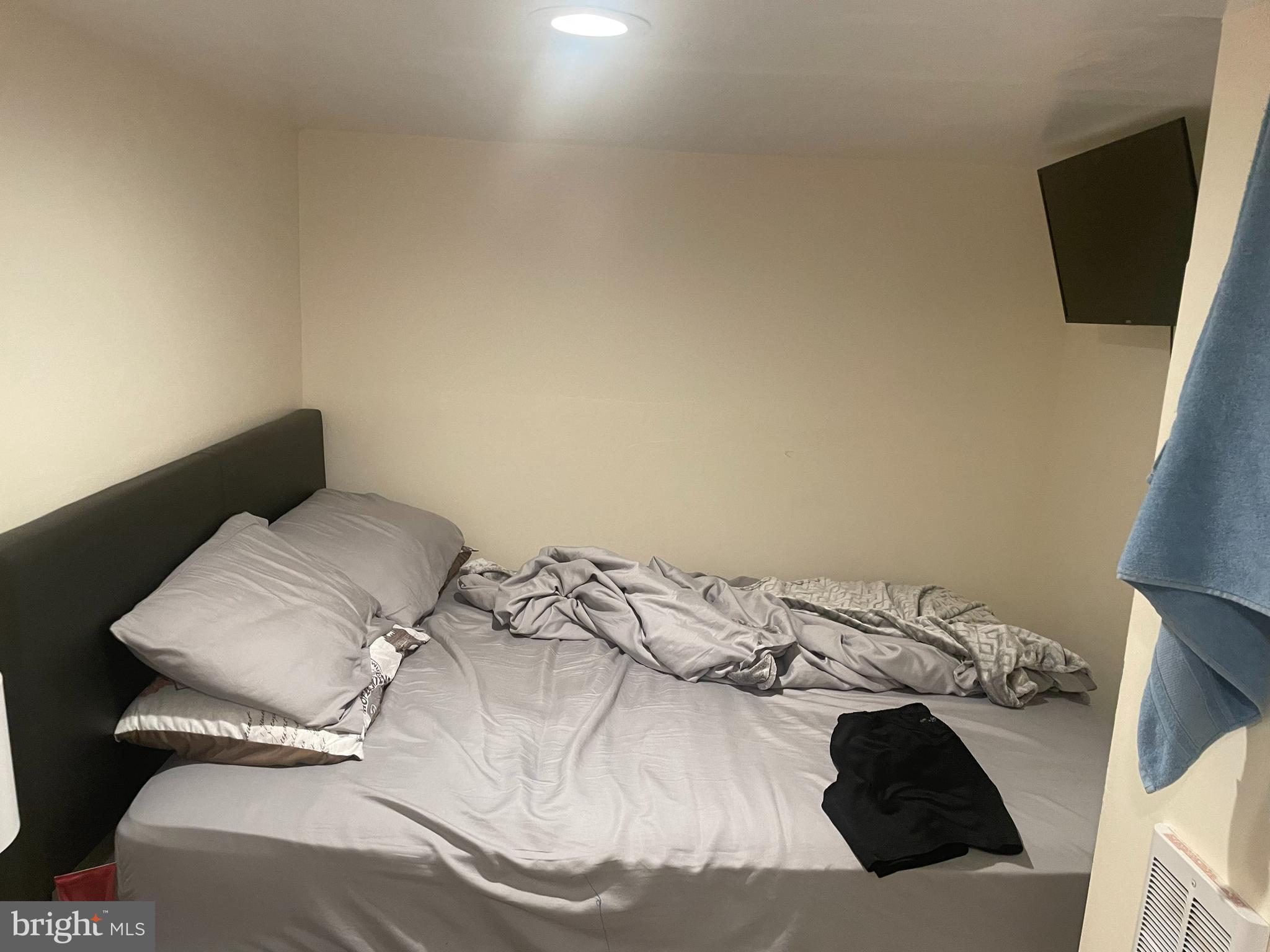 PHILADELPHIA (NORTHEAST) - Residential