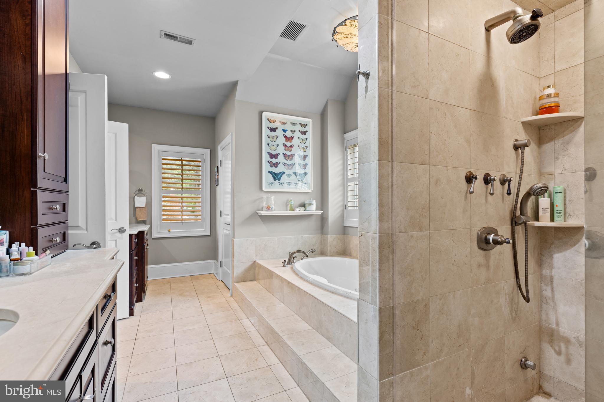 GLADWYNE - Residential