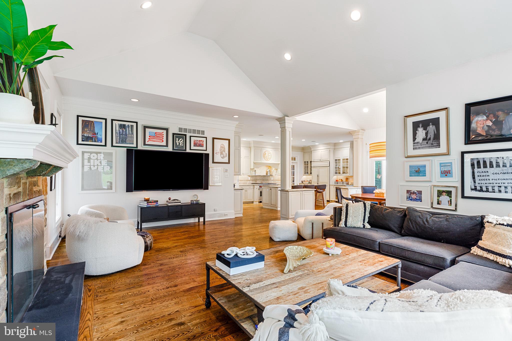 GLADWYNE - Residential