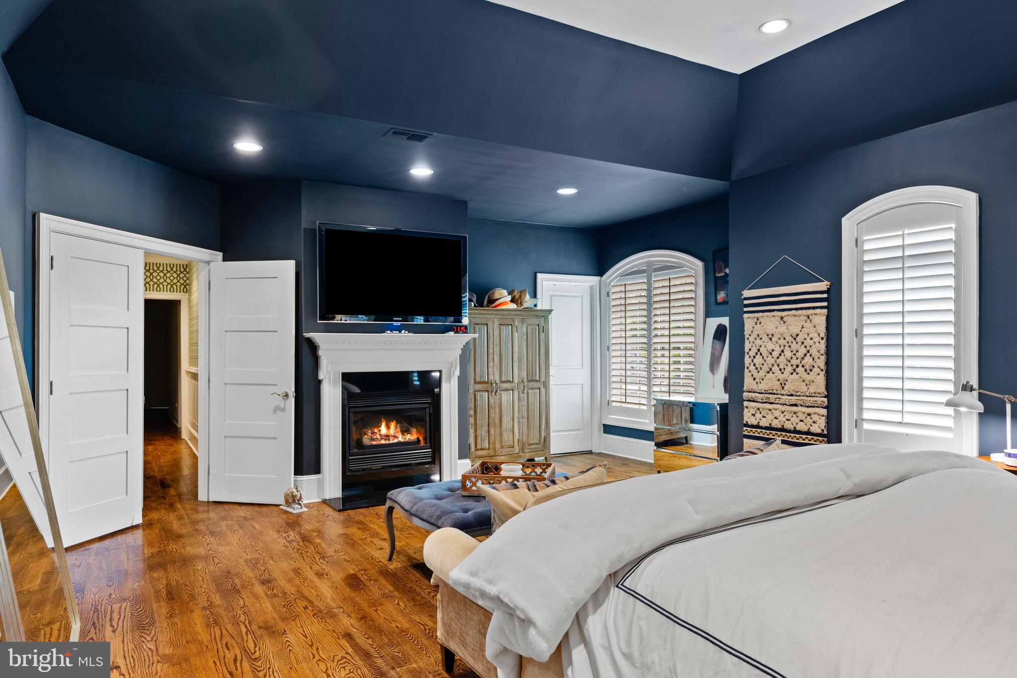 GLADWYNE - Residential