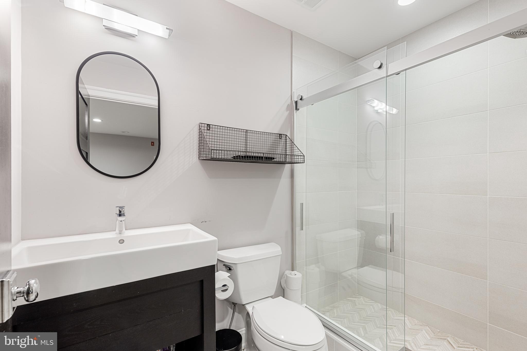 GLADWYNE - Residential