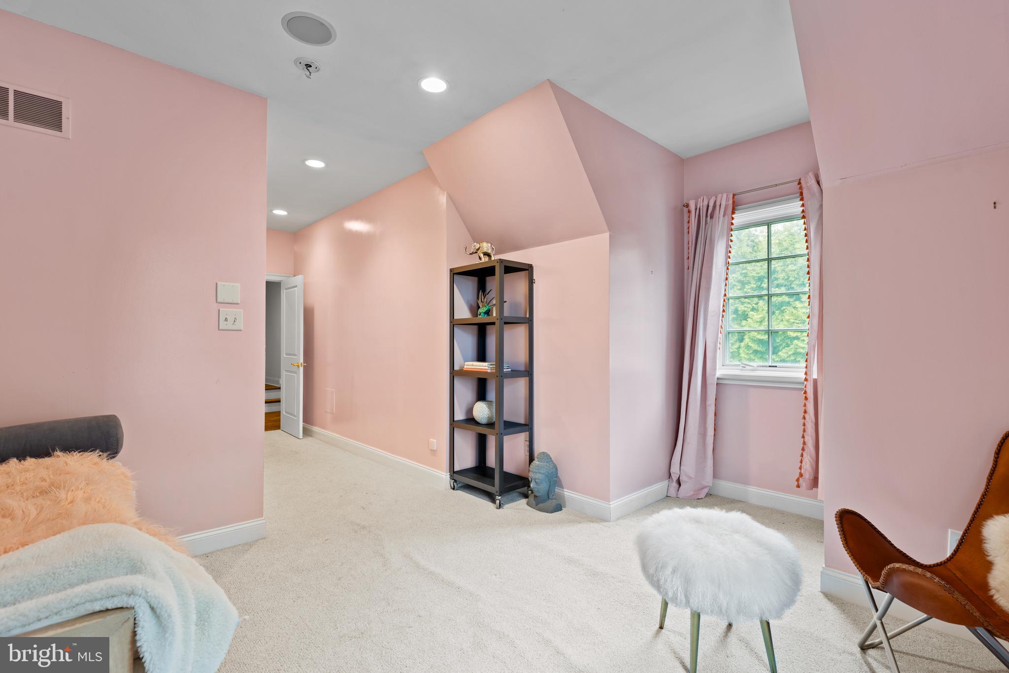 GLADWYNE - Residential