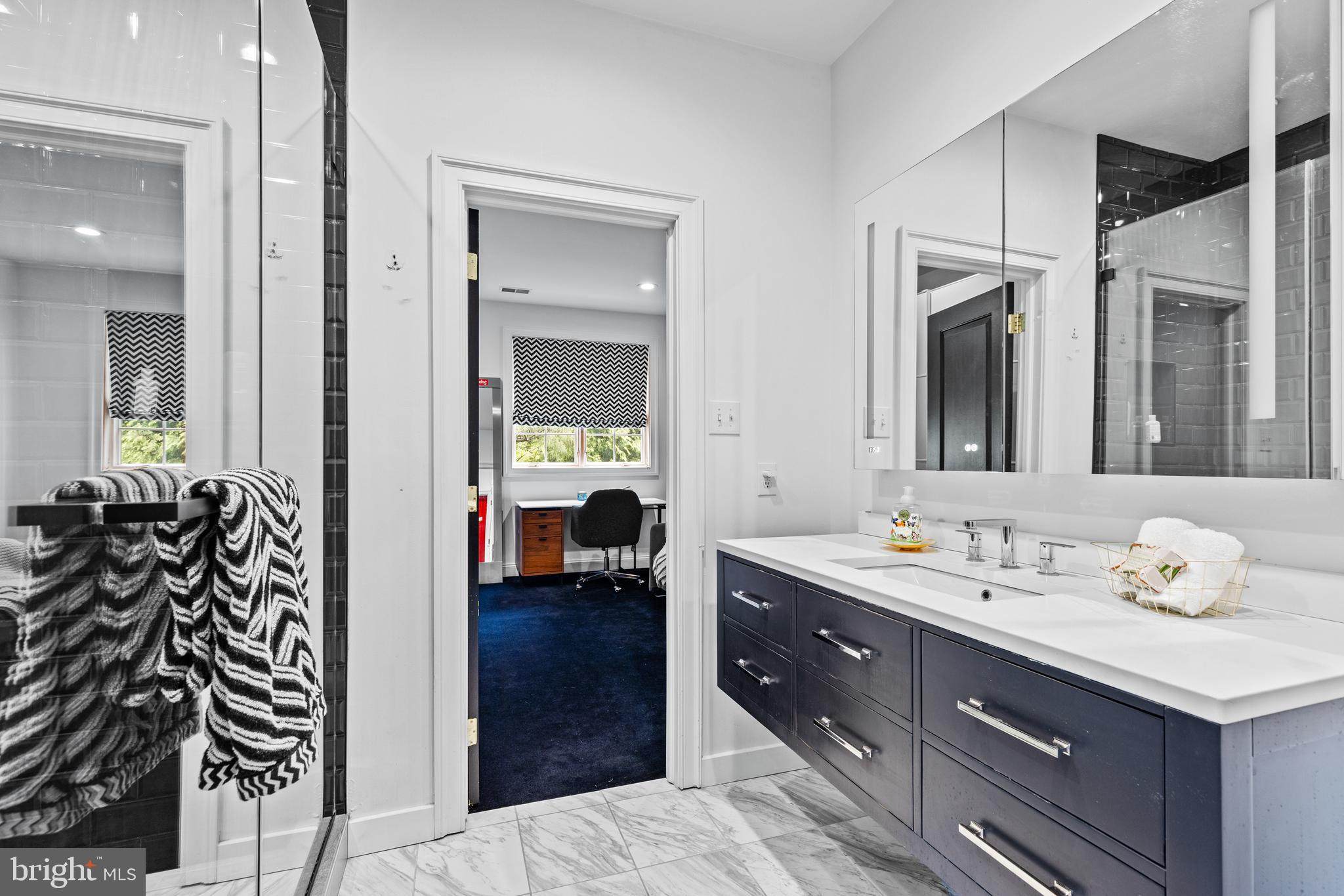 GLADWYNE - Residential