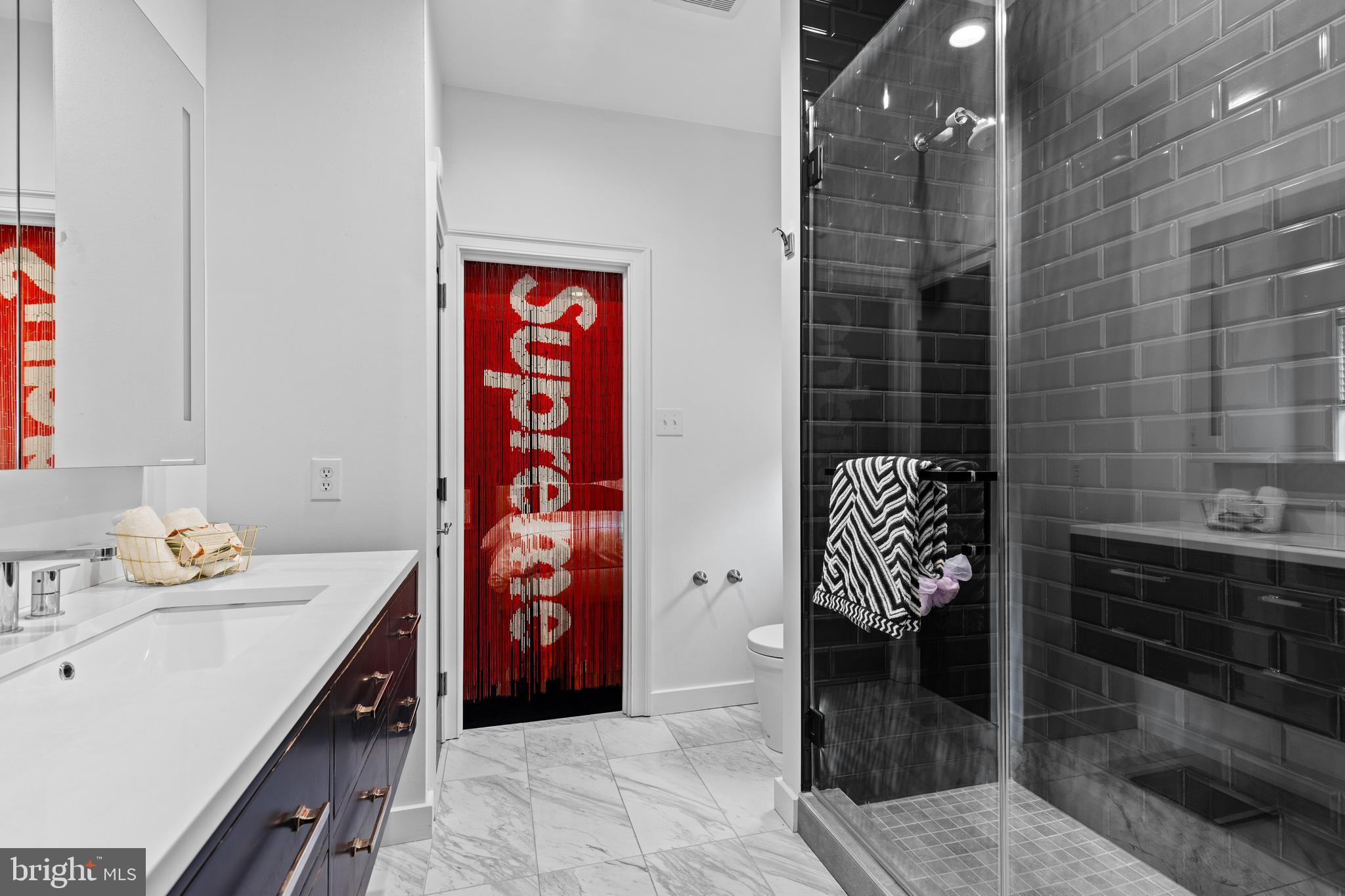 GLADWYNE - Residential