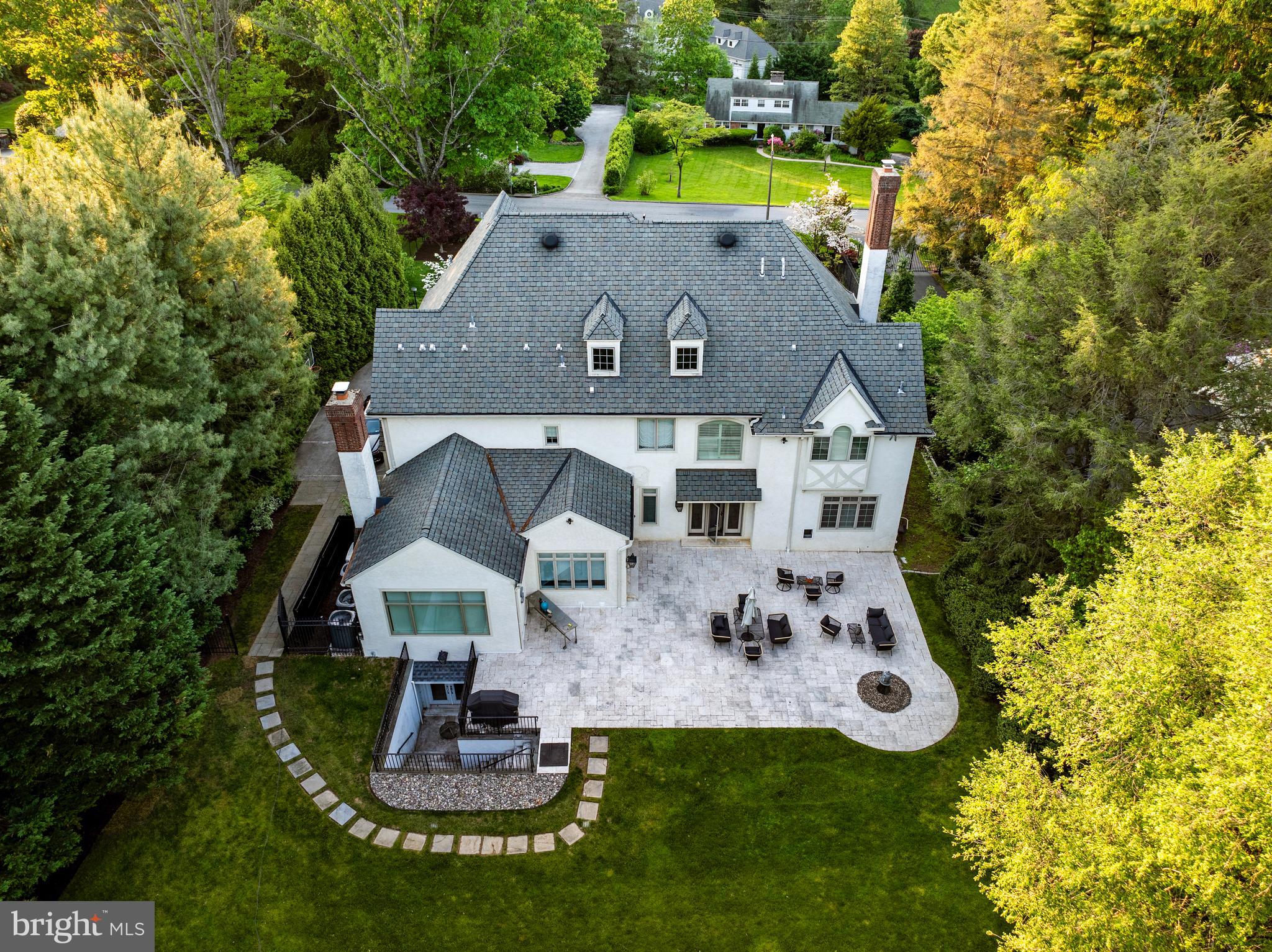 GLADWYNE - Residential