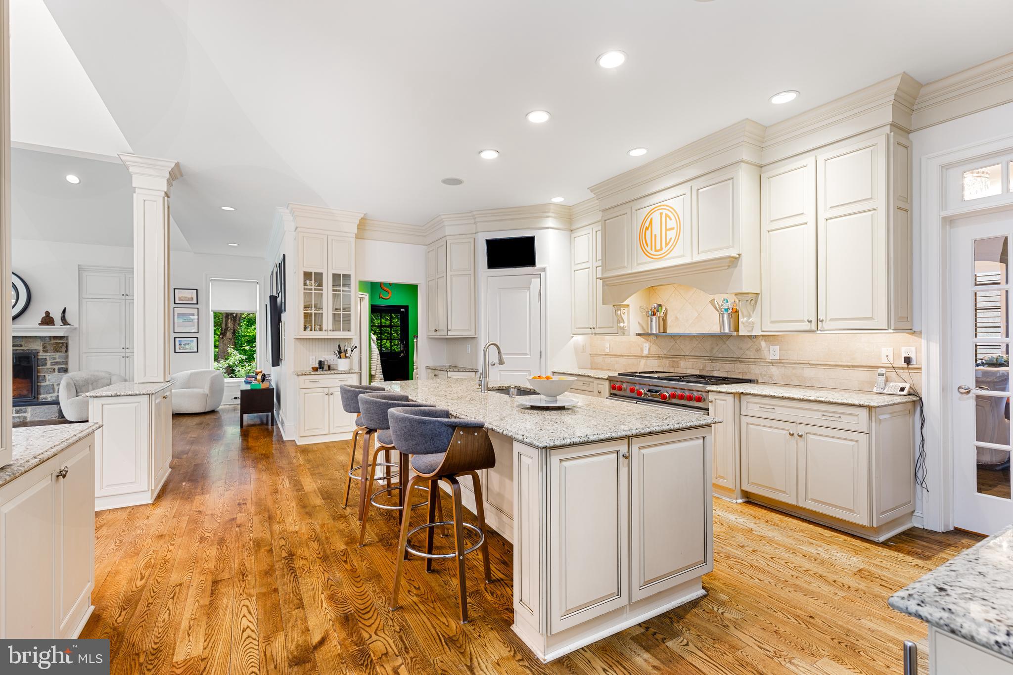 GLADWYNE - Residential