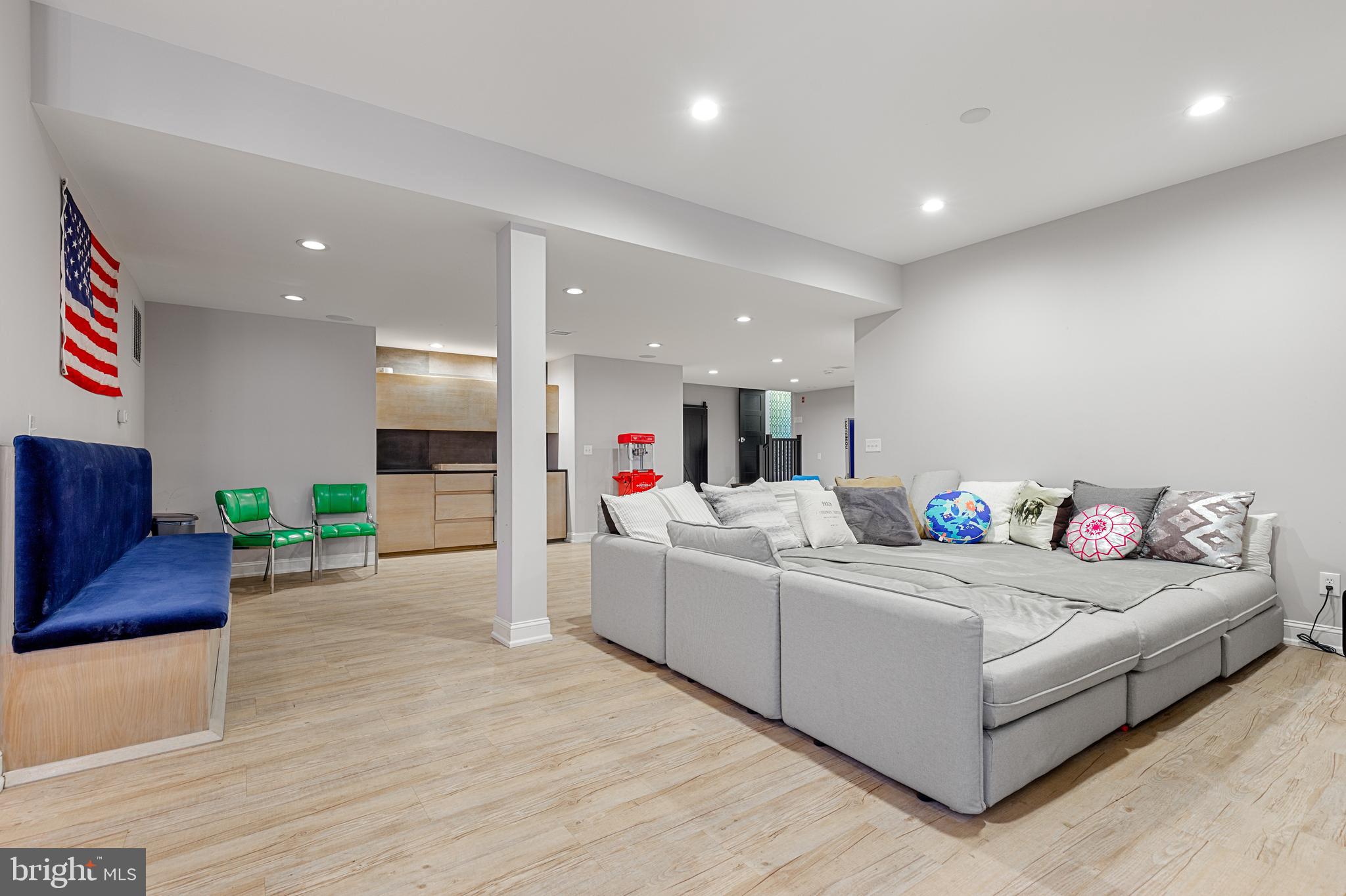 GLADWYNE - Residential