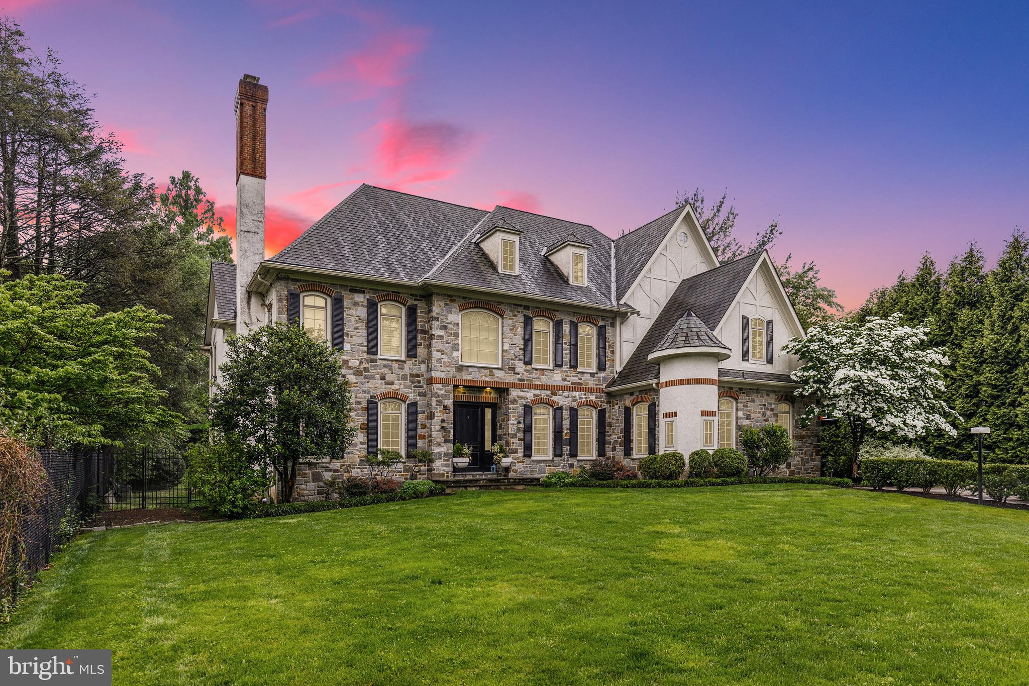 GLADWYNE - Residential