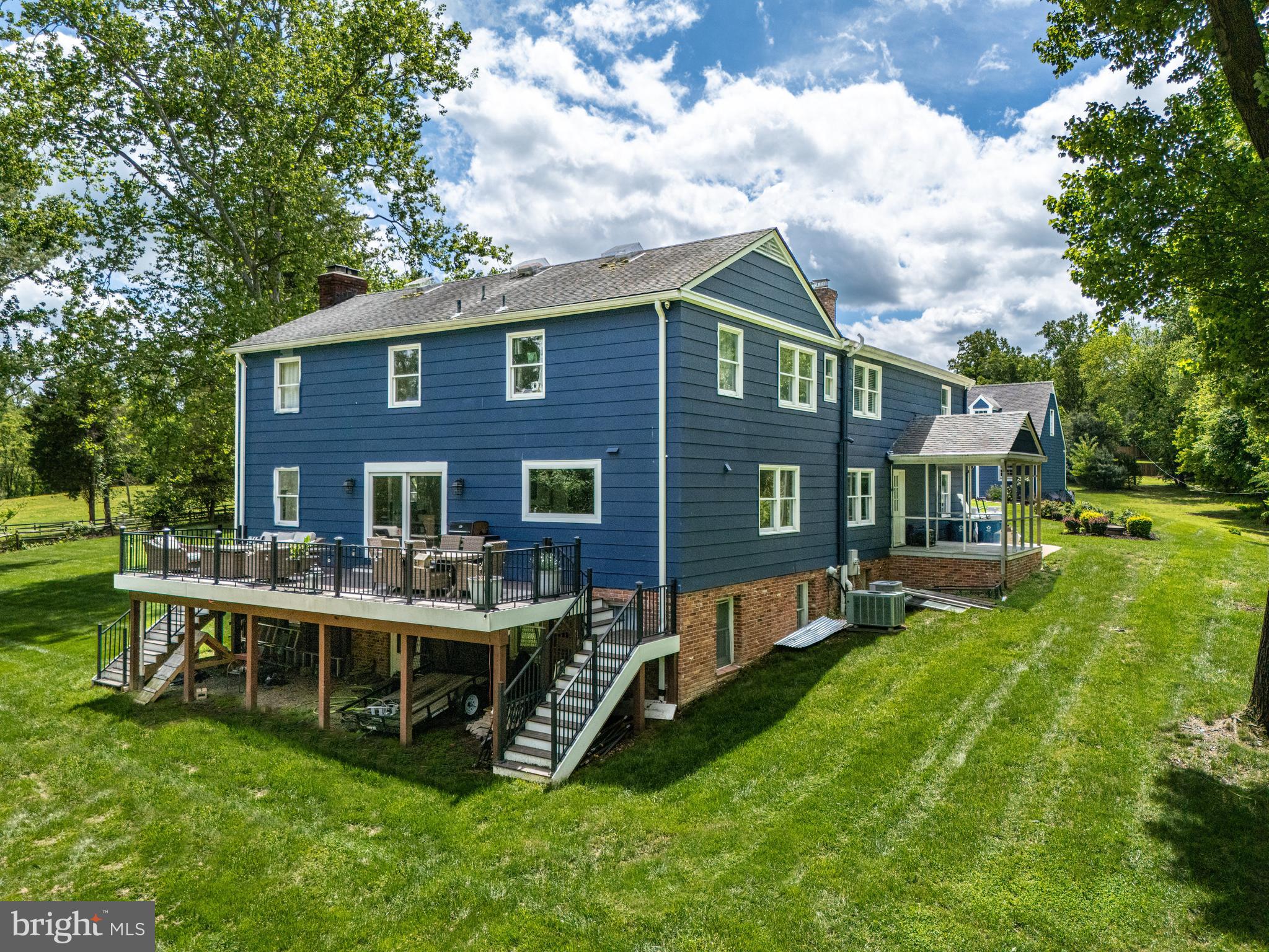 218 WALKER ROAD
