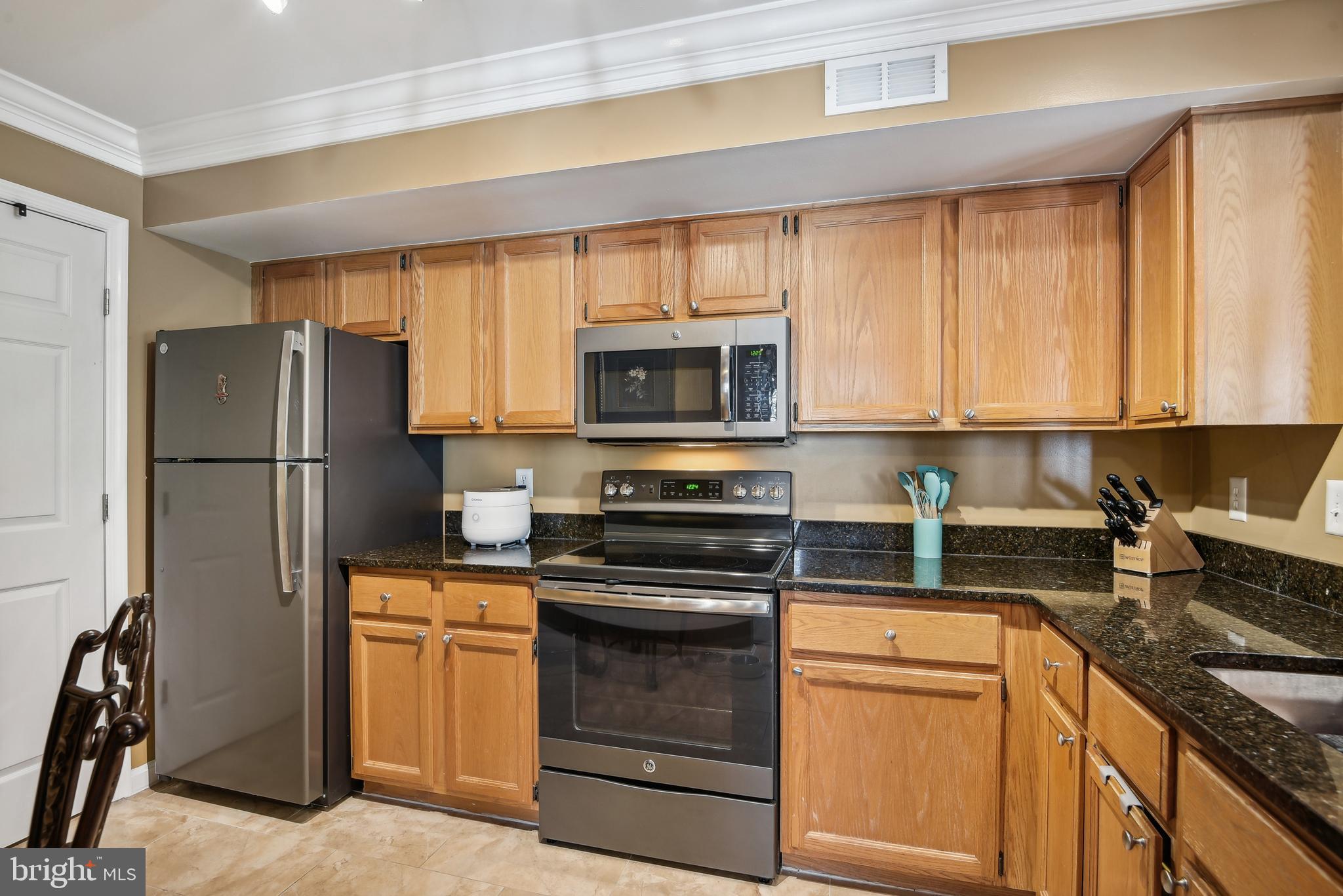 995 HILLSIDE LAKE TERRACE 908