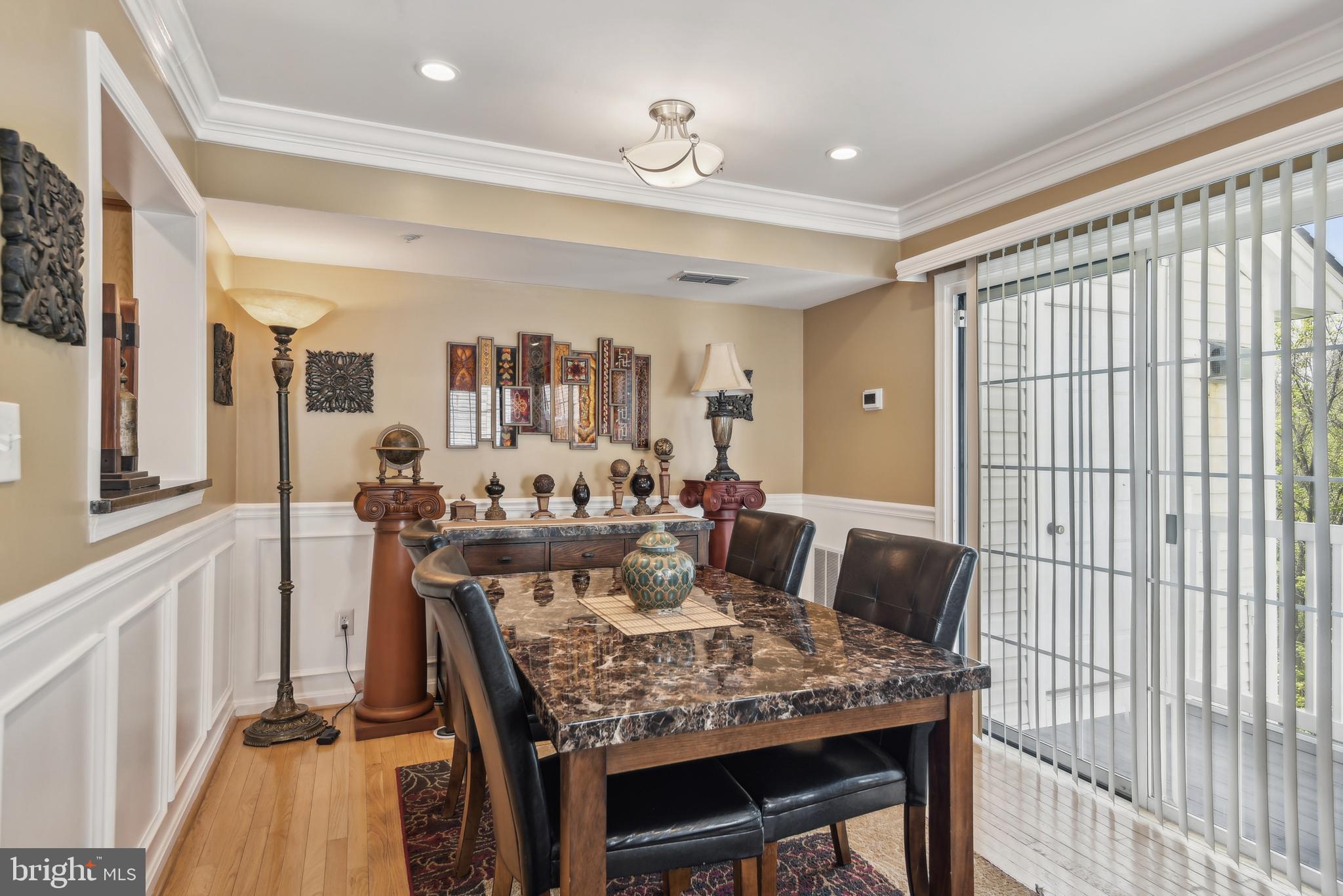 995 HILLSIDE LAKE TERRACE 908