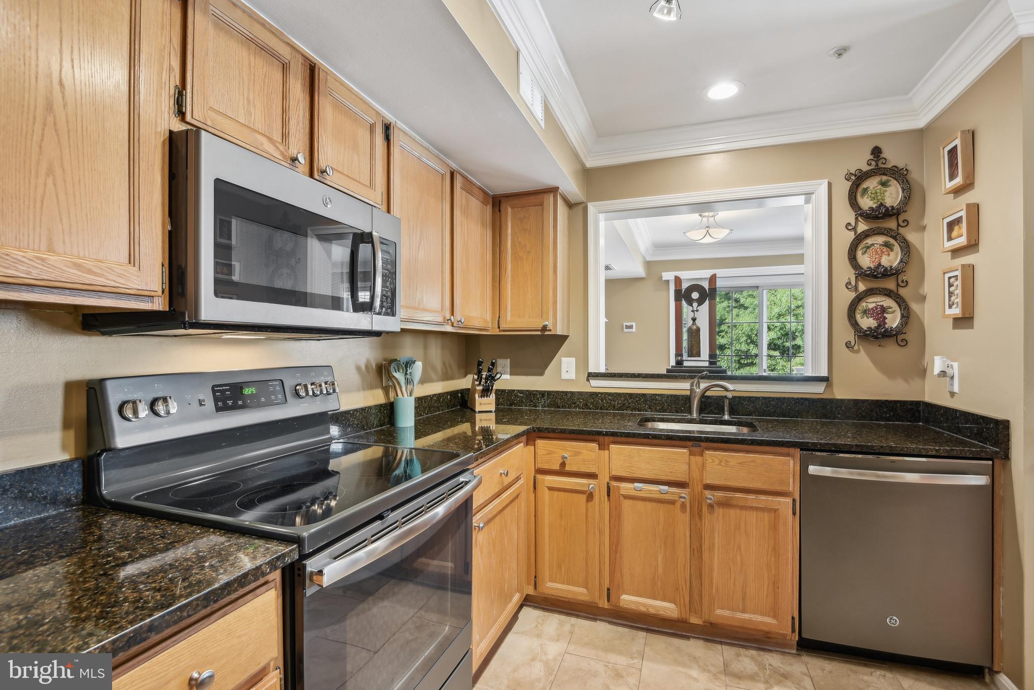 995 HILLSIDE LAKE TERRACE 908