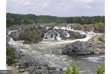 BROYHILLS MCLEAN ESTATES - Residential Lease