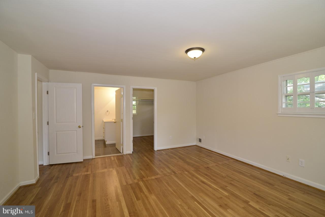 BROYHILLS MCLEAN ESTATES - Residential Lease